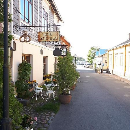 Hotel Villa Antonius Naantali Exterior photo